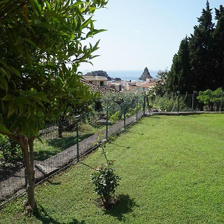 La Magnolia Apartment Aci Trezza Bagian luar foto