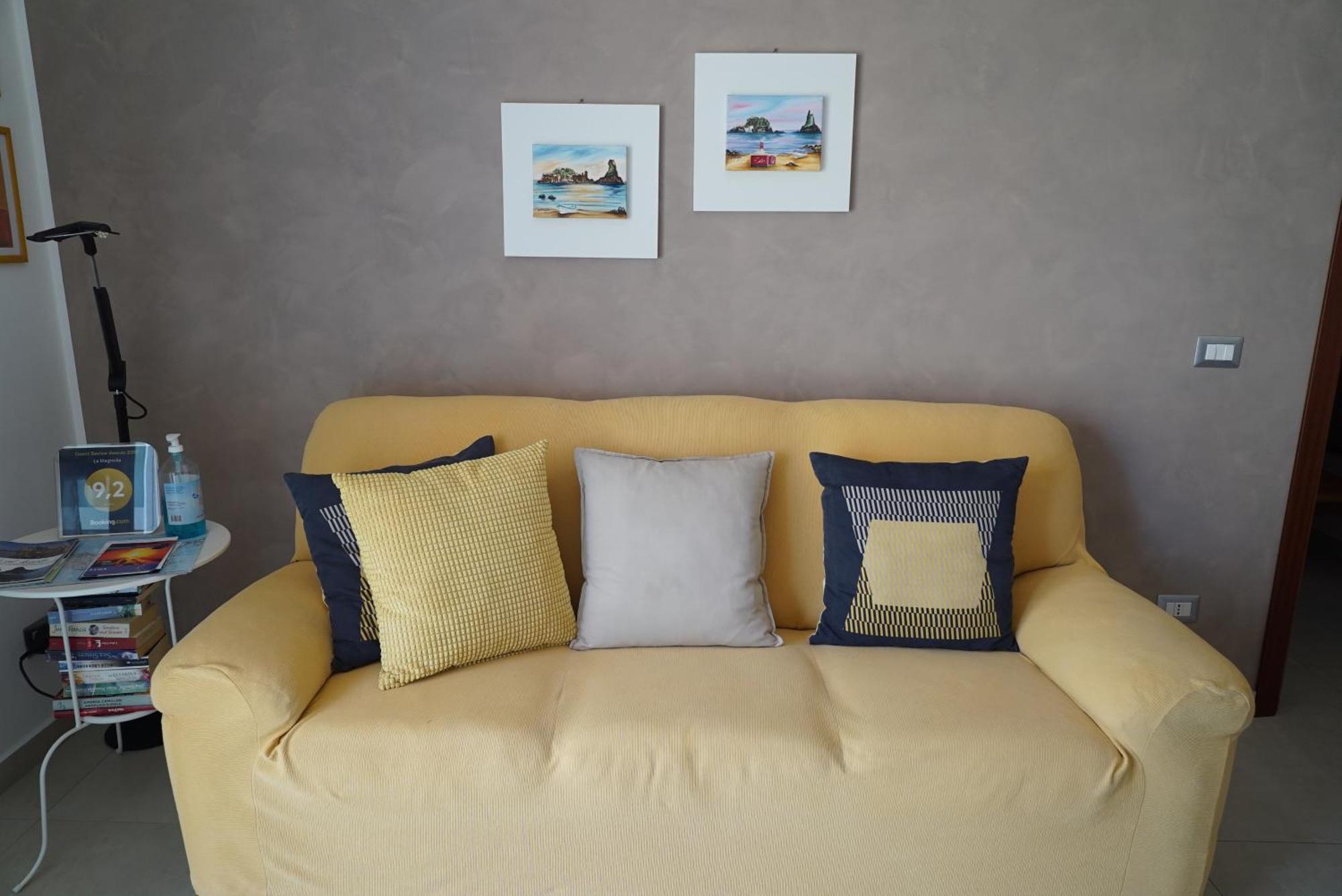 La Magnolia Apartment Aci Trezza Bagian luar foto